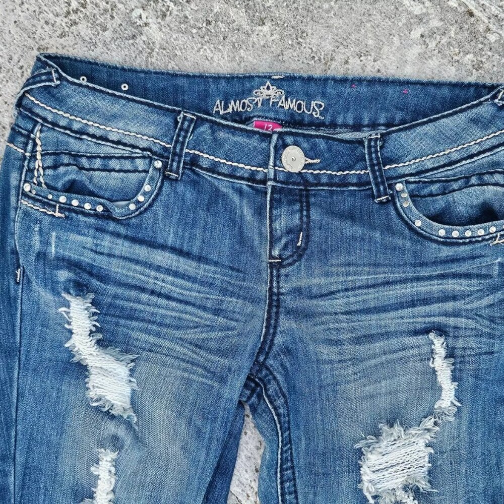 Almost Famous Women Shorts Ripped Blue Denim Jeans Capri Short Size 13 - Picture 2 of 9